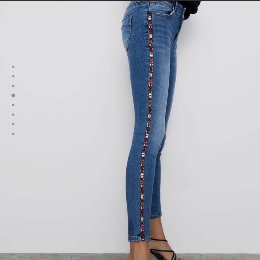Zara Classic Blue Denim Jeans mid rise with red stripes size 4